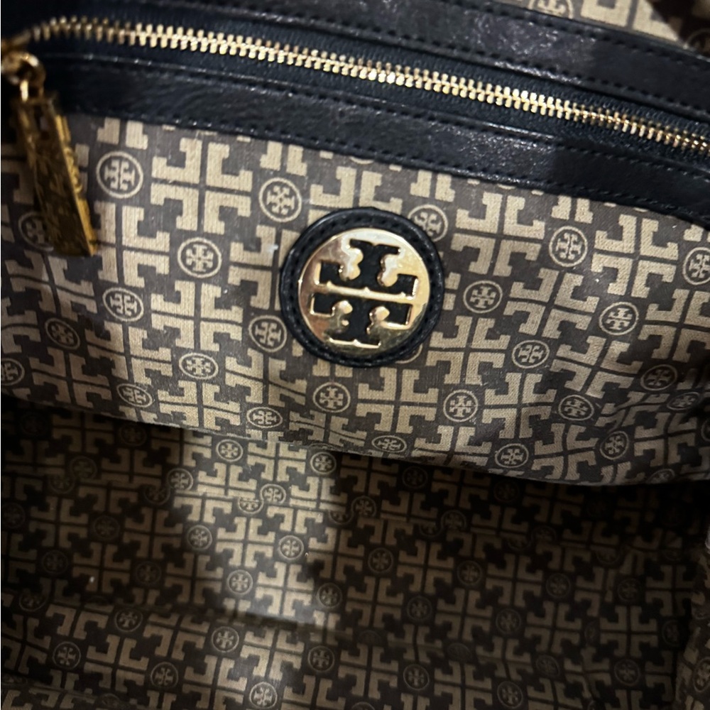 Black Tory Burch Leather Classic Bombe Shoulder Bag Tote Bag - Picture 6 of 10
